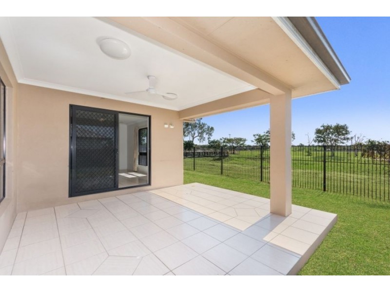 28 Hillock Crescent, Bushland Beach QLD 4818