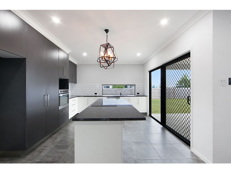 13 Eloise Street, Mount Low QLD 4818