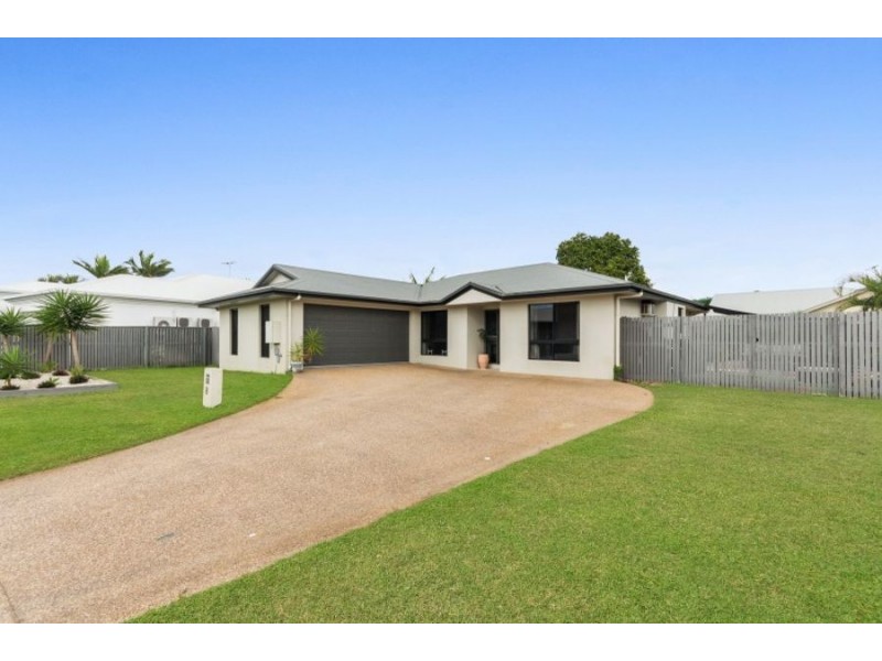 8 Bronte Court, Bushland Beach QLD 4818