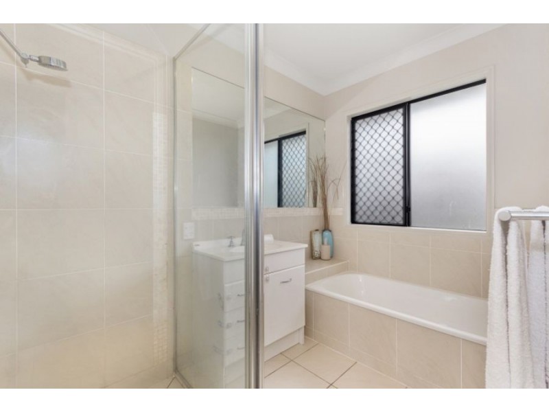 8 Bronte Court, Bushland Beach QLD 4818