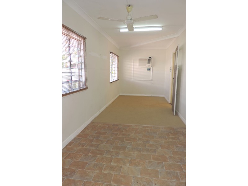 12 Humphrey Street, West End QLD 4810