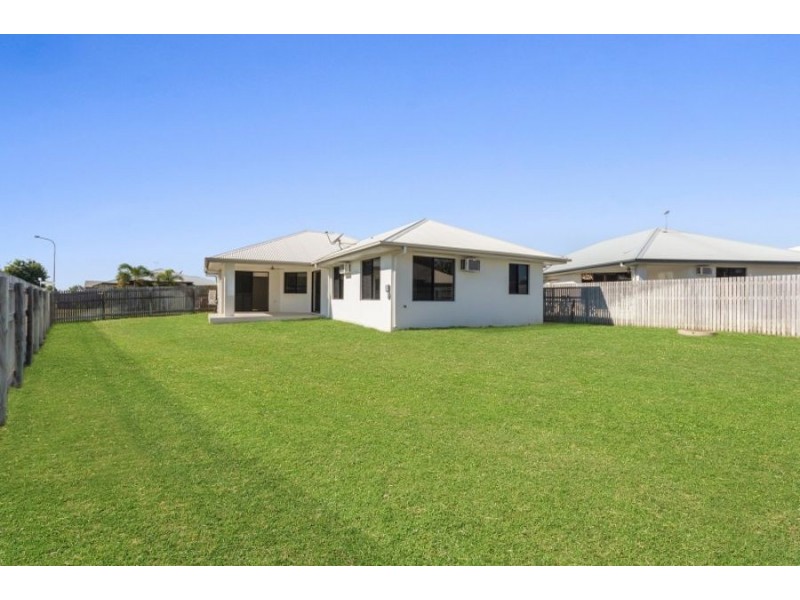 1 Lochern Way, Bushland Beach QLD 4818
