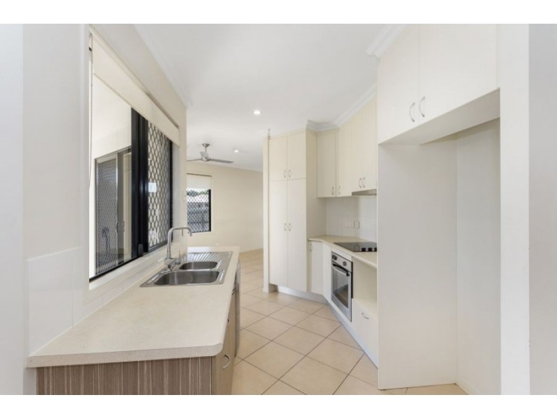 1 Lochern Way, Bushland Beach QLD 4818
