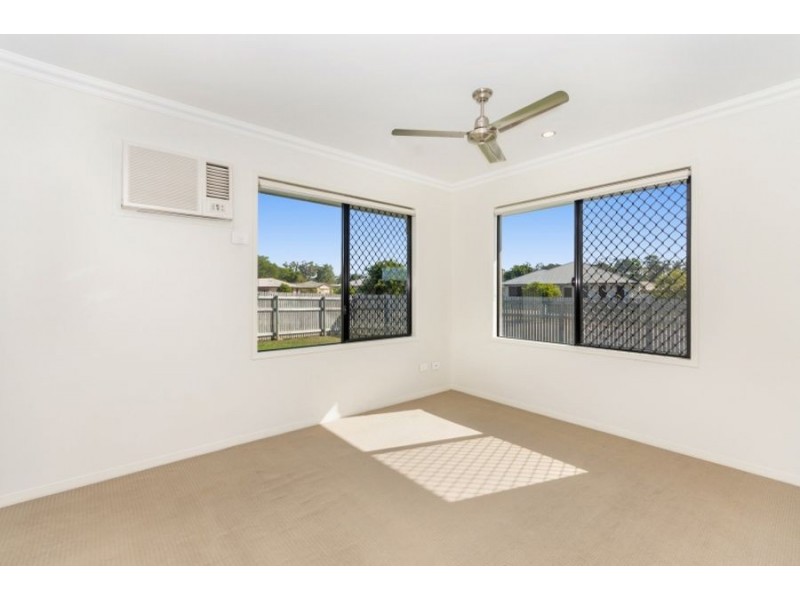1 Lochern Way, Bushland Beach QLD 4818