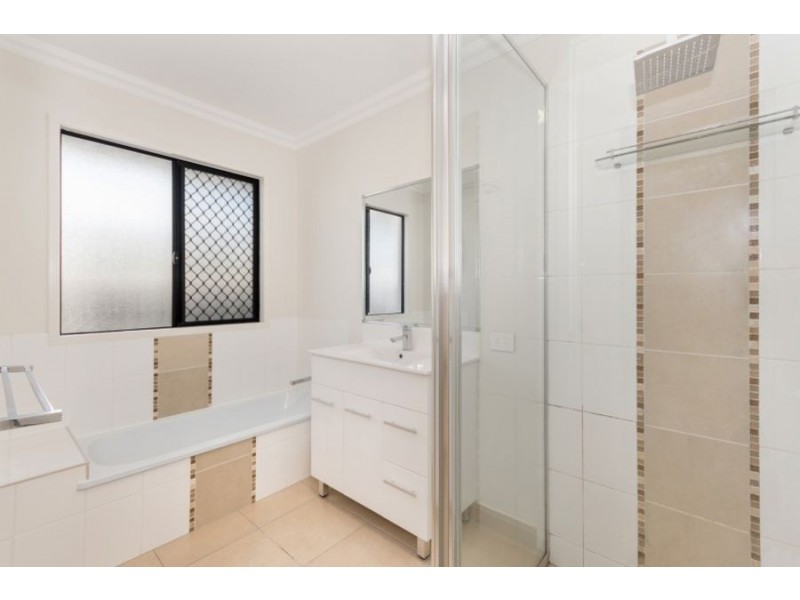 1 Lochern Way, Bushland Beach QLD 4818