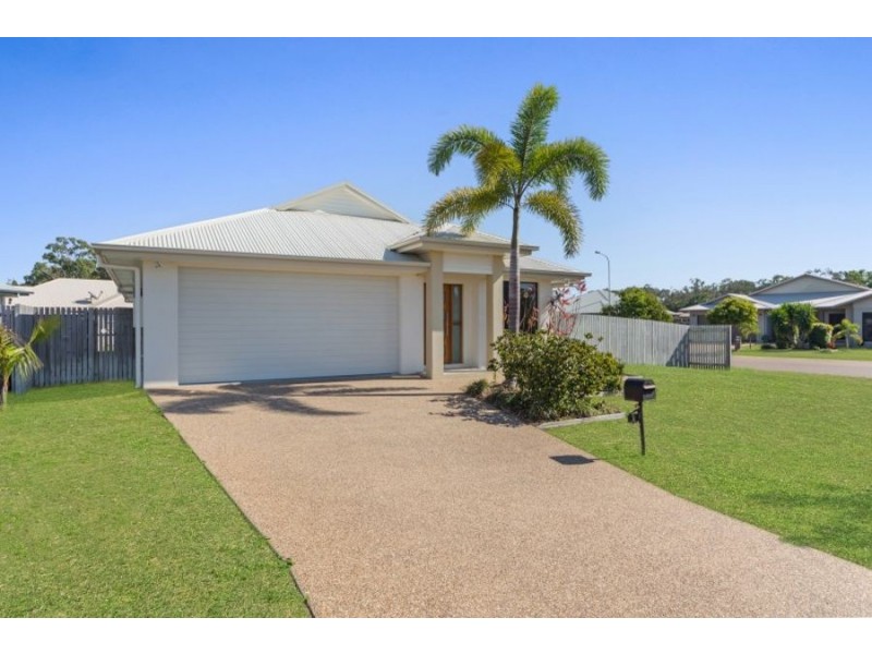 1 Lochern Way, Bushland Beach QLD 4818