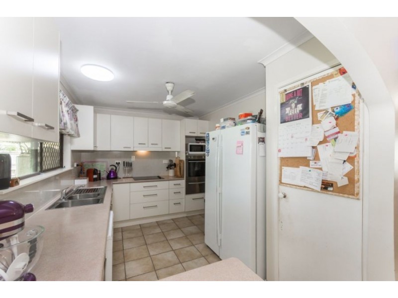 6 Hillview Road, Deeragun QLD 4818