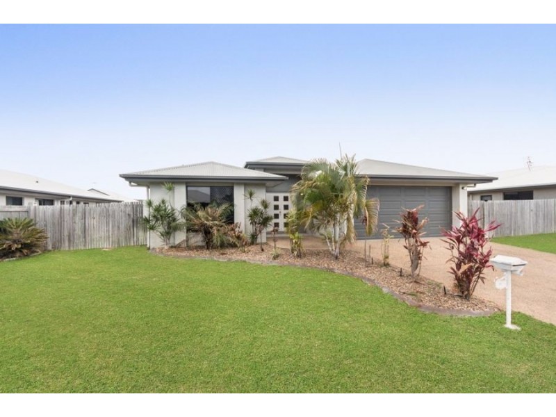 28 Eungella Court, Bushland Beach QLD 4818