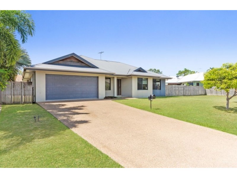 11 Bronte Court, Bushland Beach QLD 4818