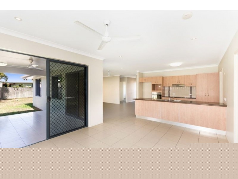11 Bronte Court, Bushland Beach QLD 4818