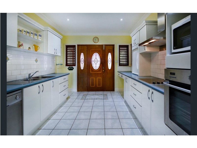 12 Scully Street, West End QLD 4810