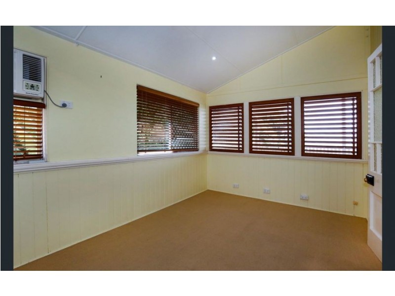 12 Scully Street, West End QLD 4810