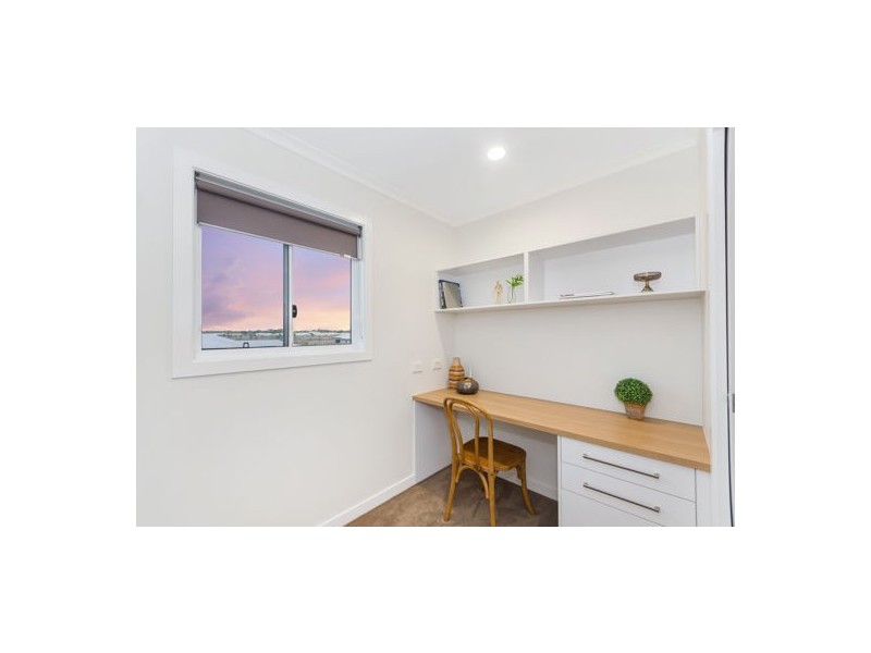 21 Speargrass Parade, Mount Low QLD 4818