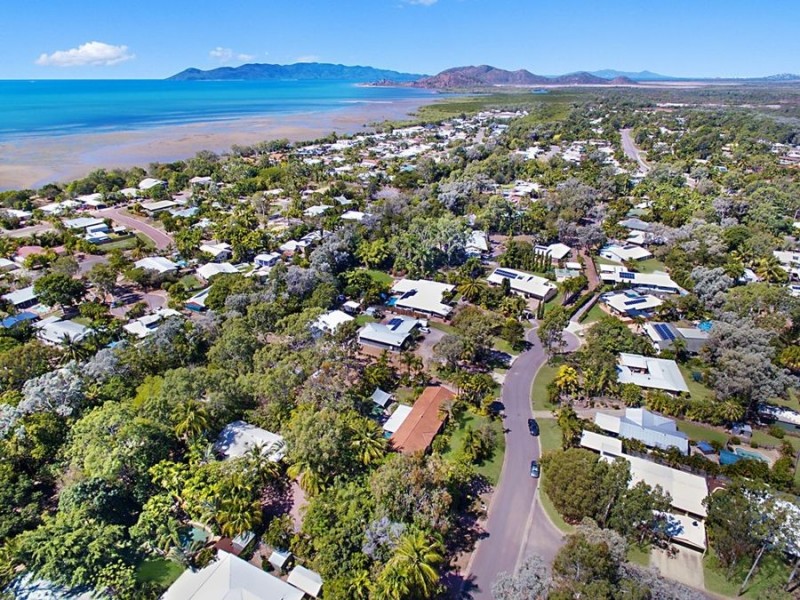 14 Kurrajong Court, Bushland Beach QLD 4818