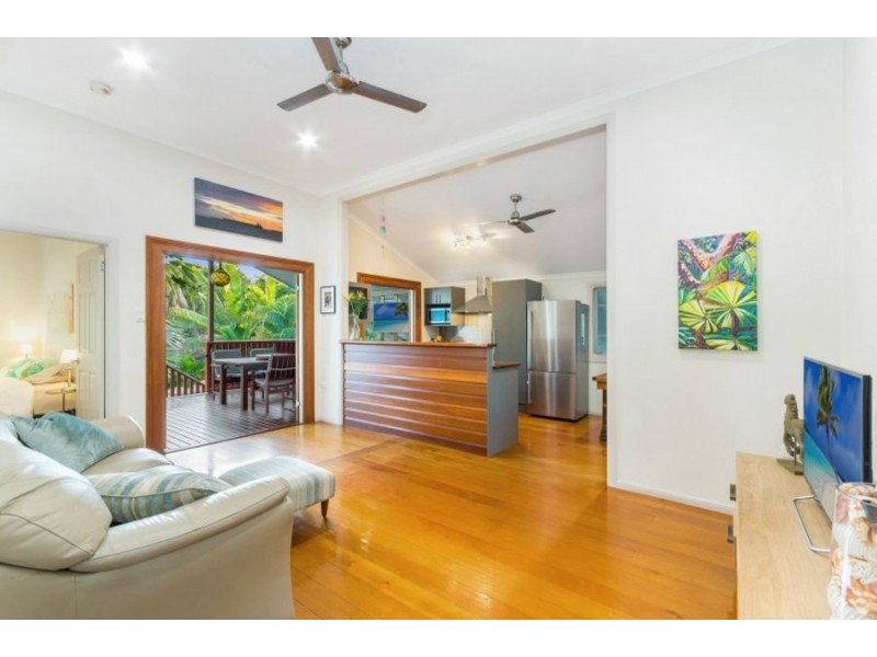 16 Burton Street, Mysterton QLD 4812