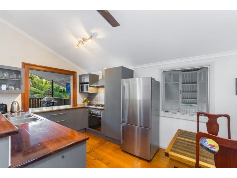 16 Burton Street, Mysterton QLD 4812