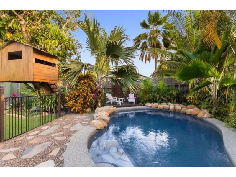 16 Burton Street, Mysterton QLD 4812