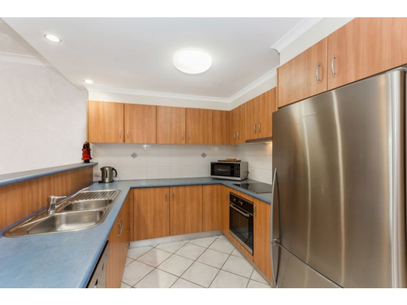 4/100 The Esplanade, Belgian Gardens QLD 4810