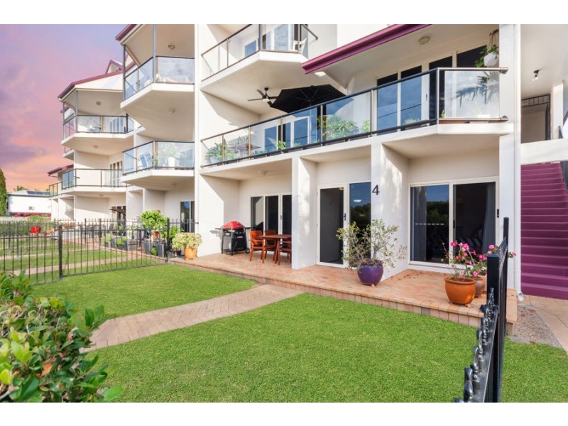 4/100 The Esplanade, Belgian Gardens QLD 4810