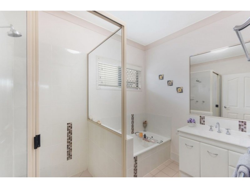 6 Eungella Court, Bushland Beach QLD 4818