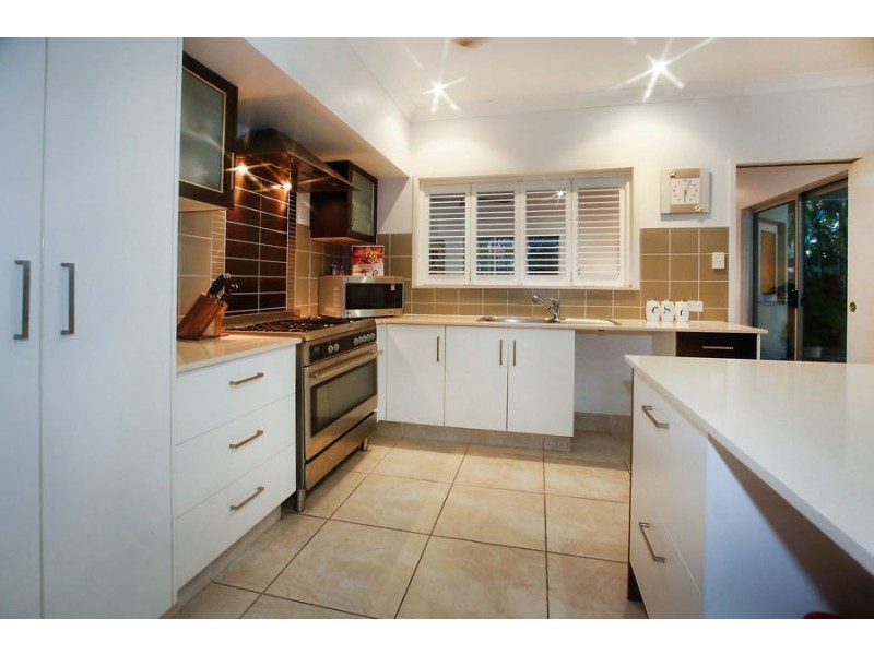 2 Marita Court, Bushland Beach QLD 4818