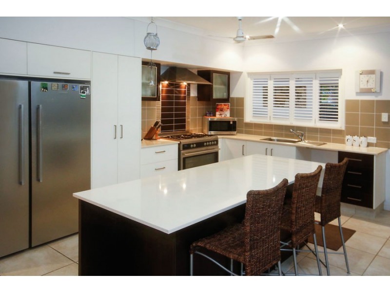 2 Marita Court, Bushland Beach QLD 4818