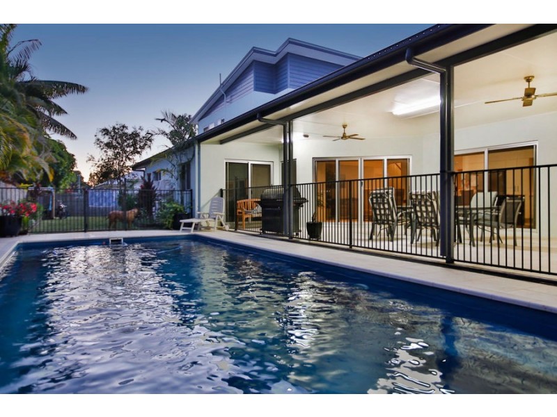2 Marita Court, Bushland Beach QLD 4818
