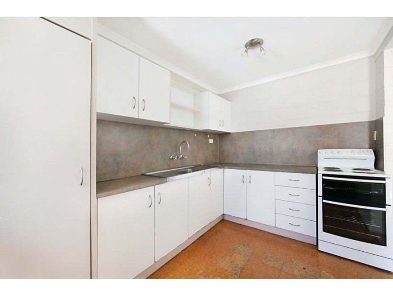 2/317 Stanley Street, North Ward QLD 4810