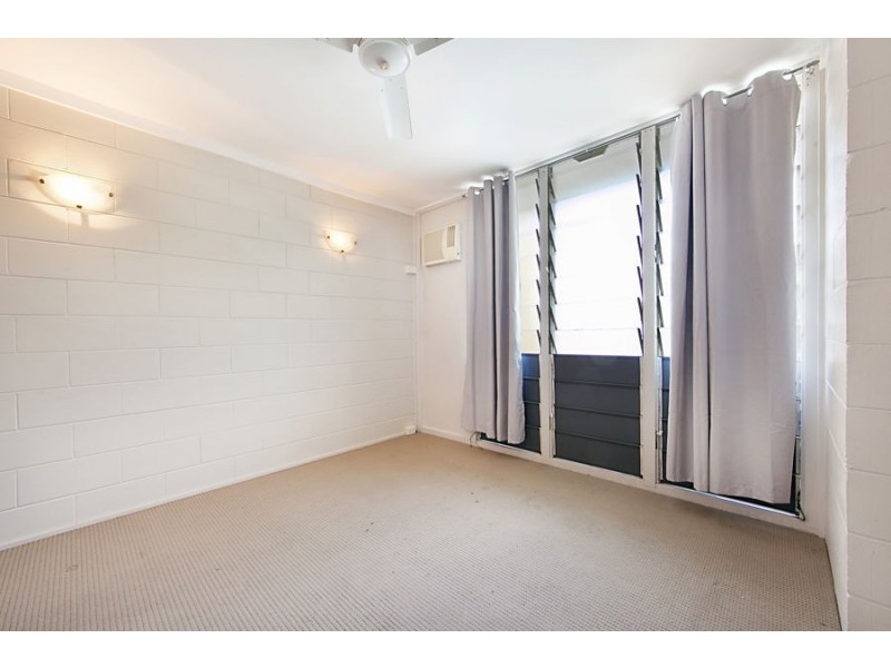 2/317 Stanley Street, North Ward QLD 4810