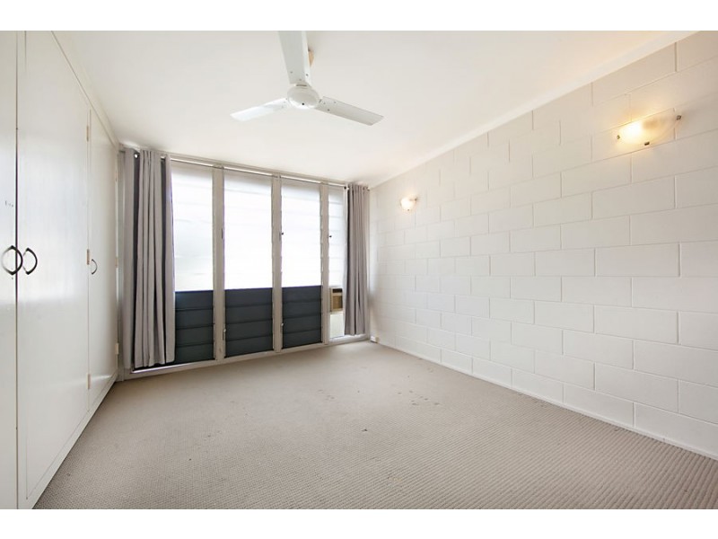 2/317 Stanley Street, North Ward QLD 4810