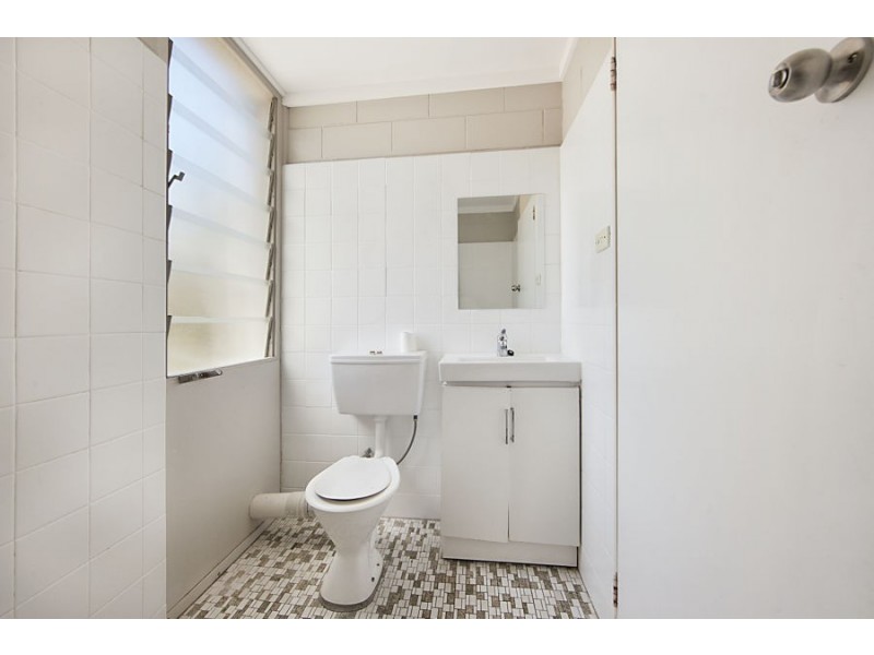 2/317 Stanley Street, North Ward QLD 4810