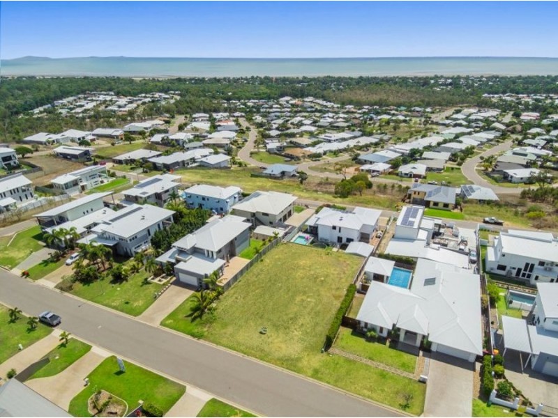 114 Goicoechea Drive, Bushland Beach QLD 4818