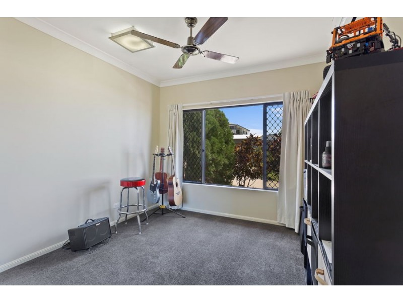 6 Cromwell Court, Mount Louisa QLD 4814