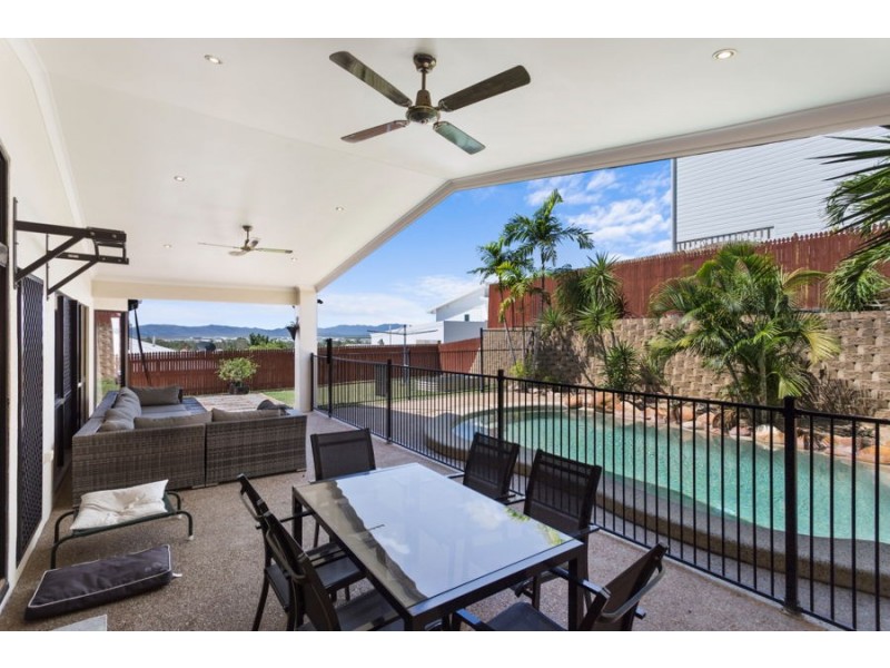 6 Cromwell Court, Mount Louisa QLD 4814