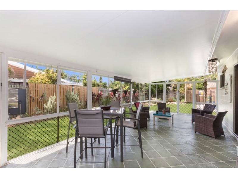 5 Sandalan Court, Bushland Beach QLD 4818