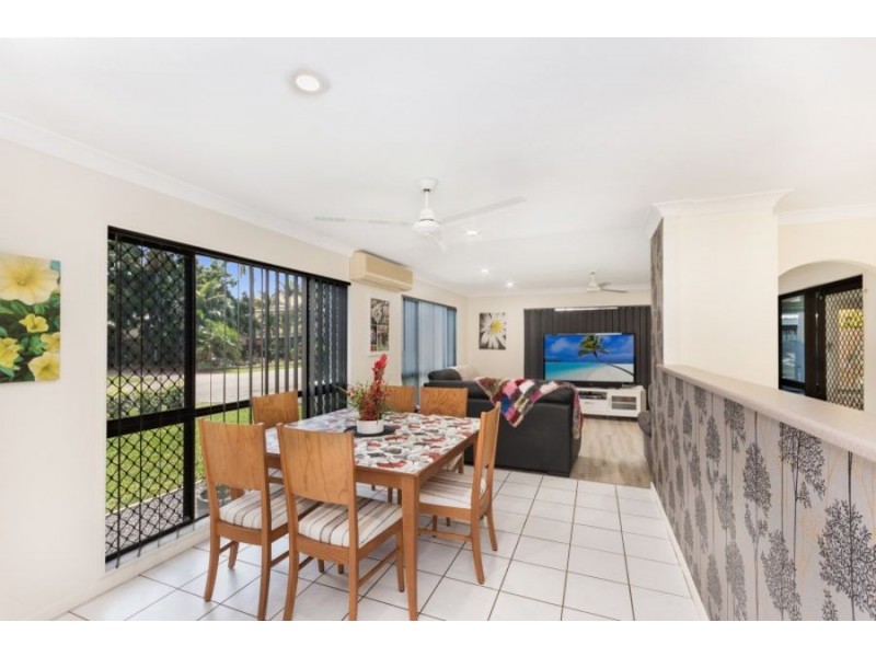 5 Sandalan Court, Bushland Beach QLD 4818