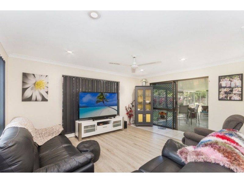5 Sandalan Court, Bushland Beach QLD 4818