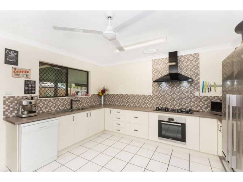 5 Sandalan Court, Bushland Beach QLD 4818