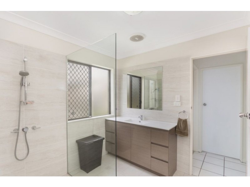 5 Sandalan Court, Bushland Beach QLD 4818