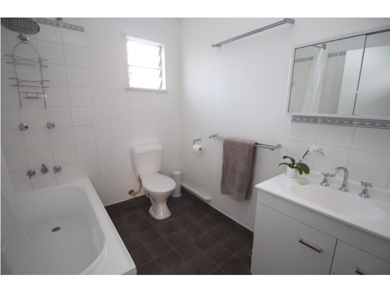 13 Saunders Beach Road, Saunders Beach QLD 4818