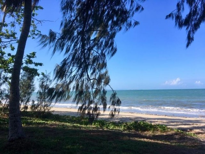 13 Saunders Beach Road, Saunders Beach QLD 4818