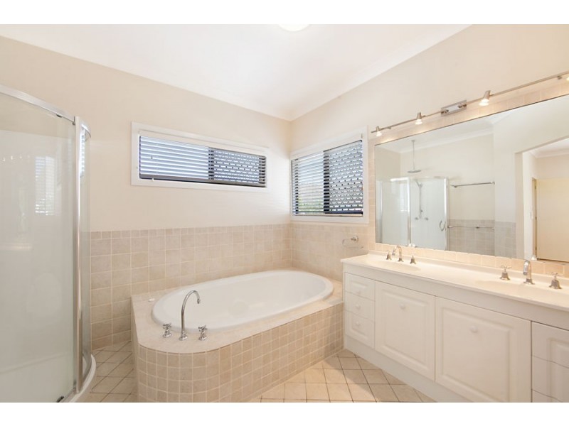 14 Mustey Close, Mount Louisa QLD 4814