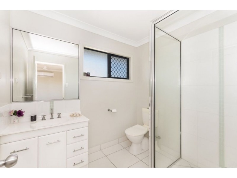16 Yanooa Court, Bushland Beach QLD 4818