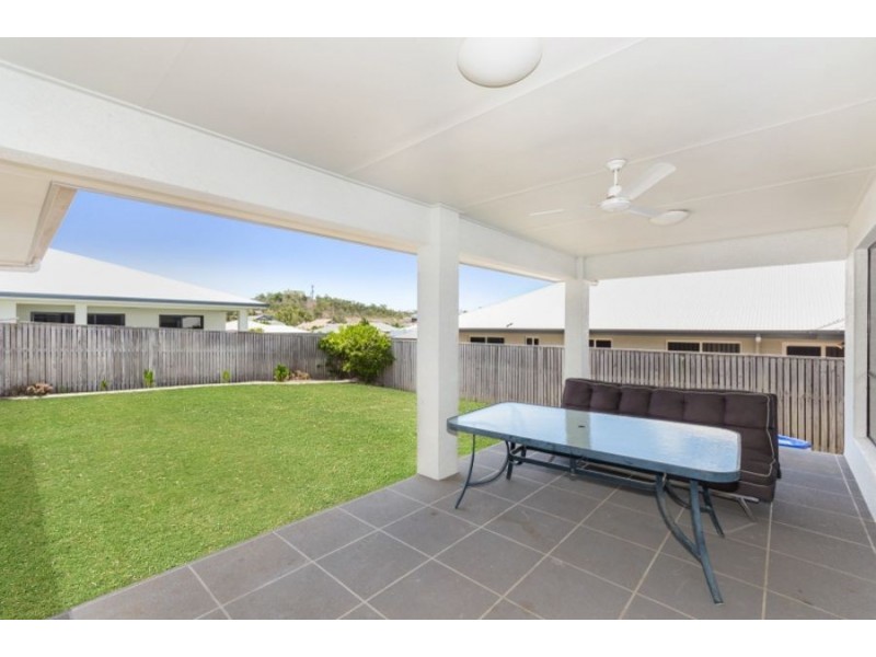 16 Yanooa Court, Bushland Beach QLD 4818