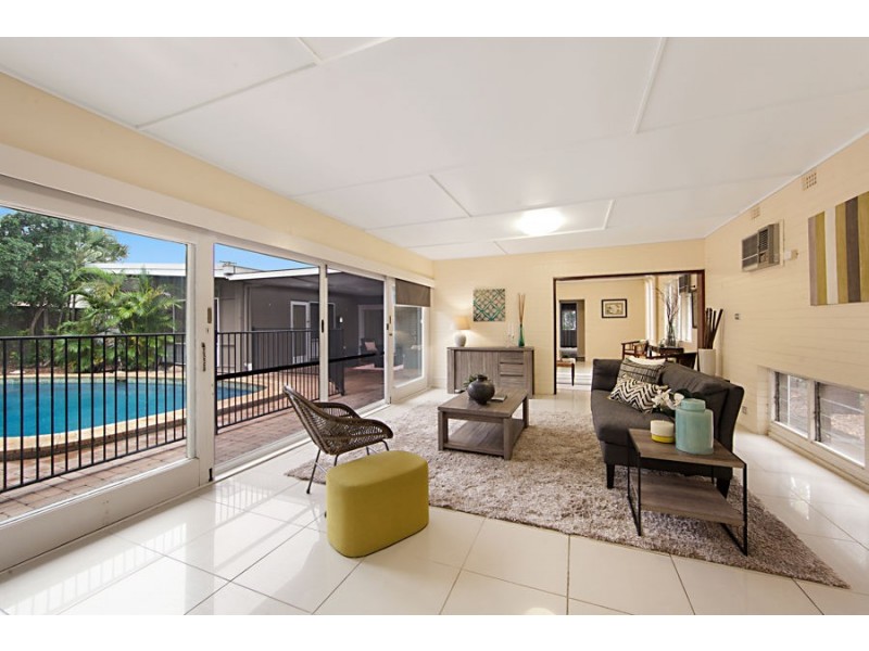 17 Fantome Street, Rowes Bay QLD 4810
