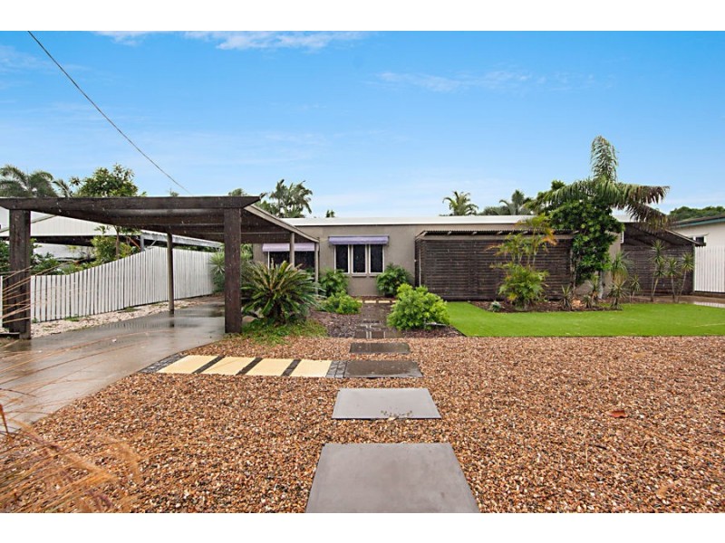 17 Fantome Street, Rowes Bay QLD 4810