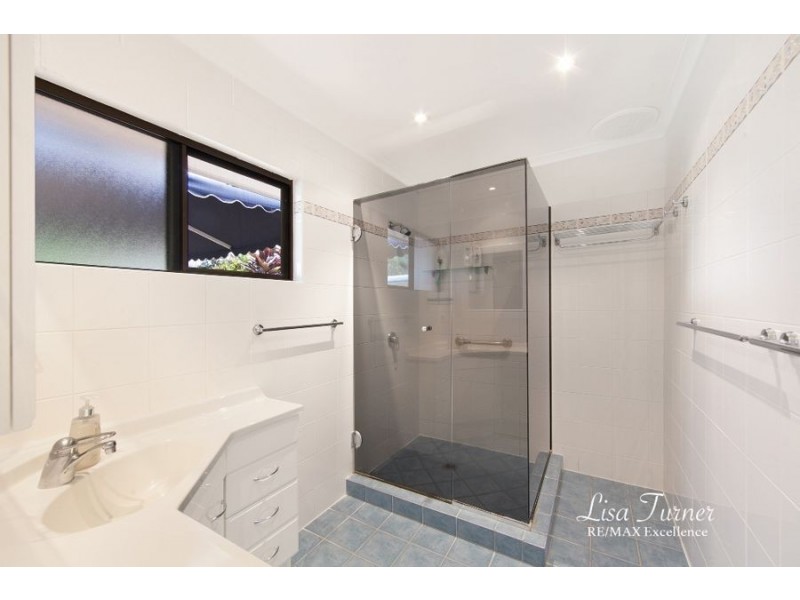 18 Selwyn Street, Cranbrook QLD 4814