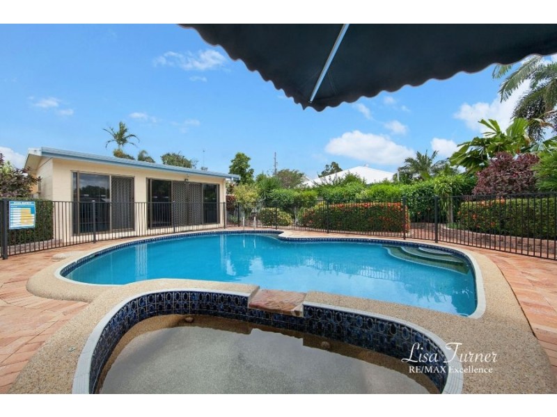 18 Selwyn Street, Cranbrook QLD 4814