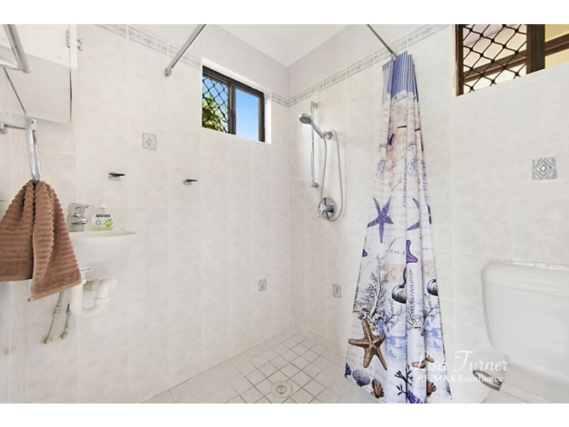 18 Selwyn Street, Cranbrook QLD 4814