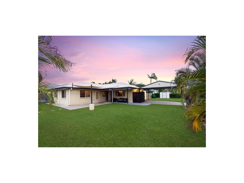 18 Violet Crescent, Rasmussen QLD 4815